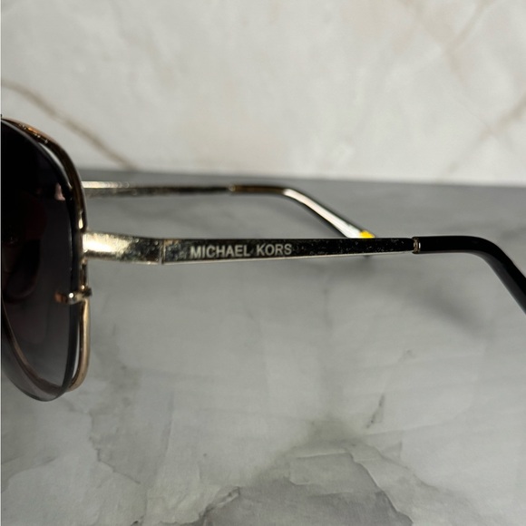 Michael Kors GUC sunglasses black - Picture 9 of 9